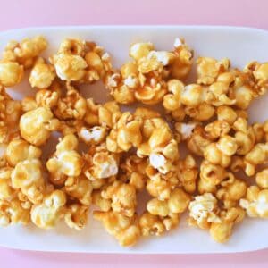 Honey popcorn on plate.